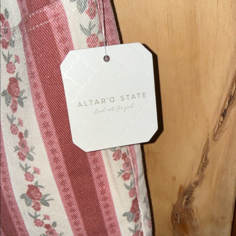 Altar'd State New With Tag Pink and White Floral Flare Cut Pants - Picture 3 of 7